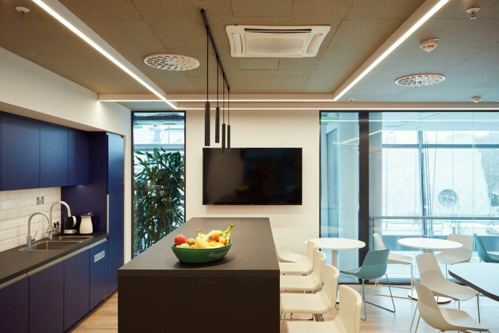 oxford-office-berlin-06-kueche-interior-workplace-design-box-planungsgesellschaft