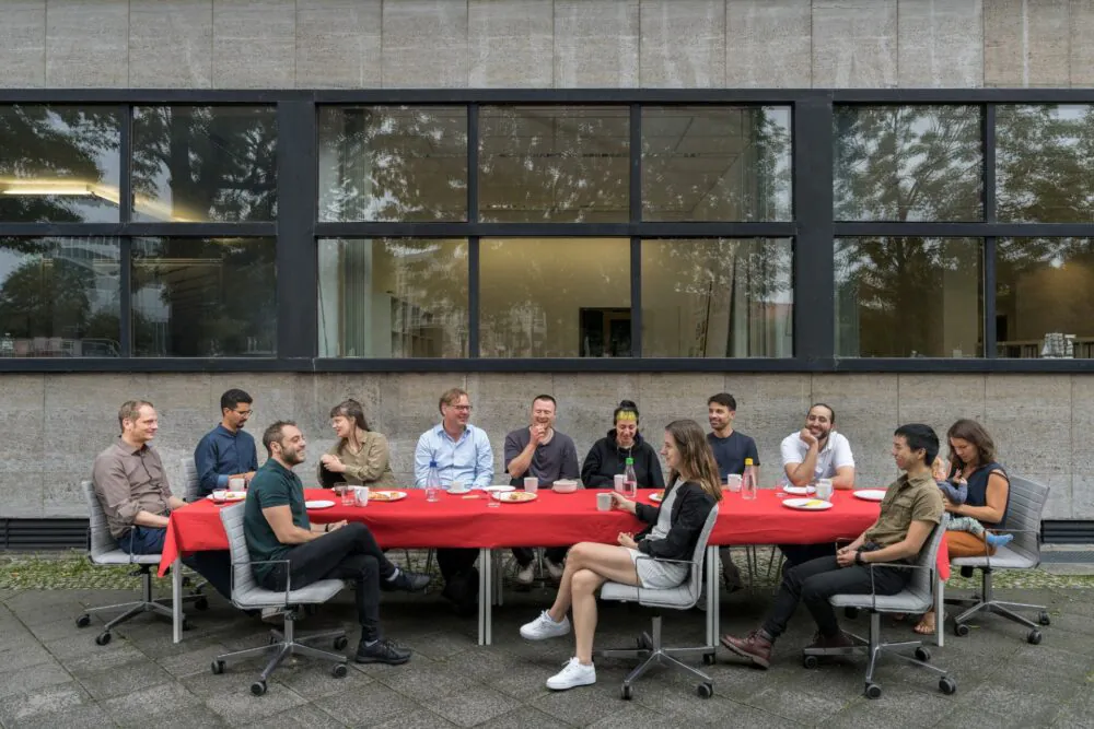 Team_04_KR454_Box_00718_2000