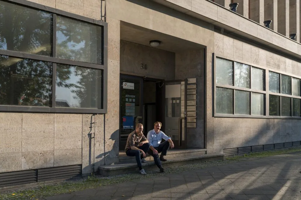 Team_05_KR454_Box_01888_2000