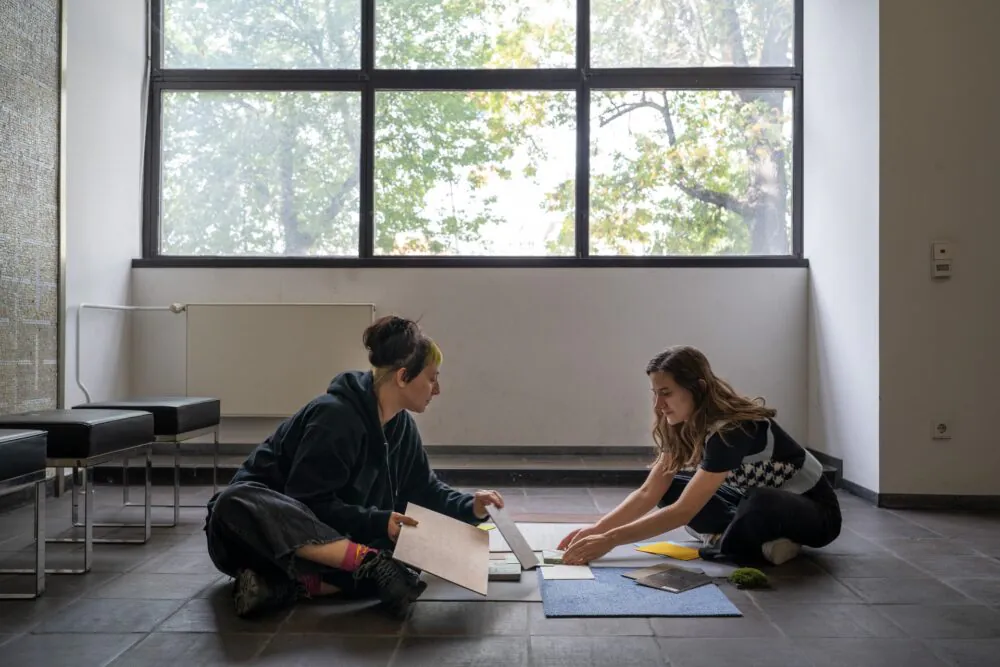 Team_11_KR454_Box_02798_2000